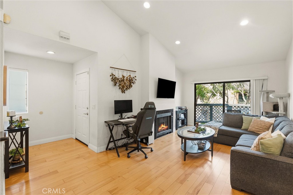 3525 W Greentree Circle G