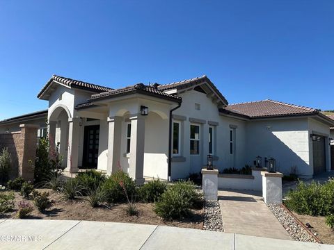 Photo of 327 Toyon Court Court, Thousand Oaks, CA 91362 (MLS # 226001972)