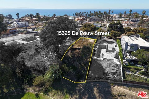 Photo of 15325 De Pauw Street, Pacific Palisades, CA 90272 (MLS # 26103042)