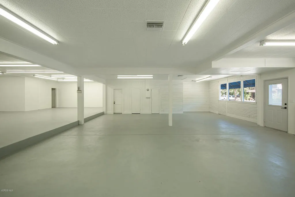 Ojai, California 93023, United States, ,Commercial,Active,48433