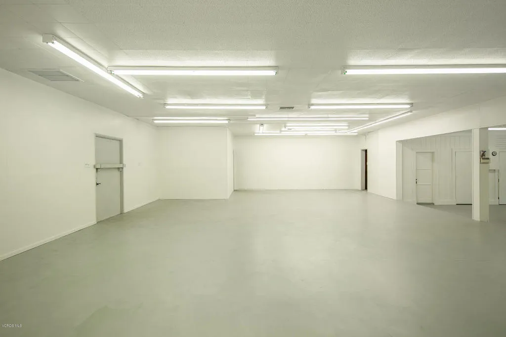 Ojai, California 93023, United States, ,Commercial,Active,48433