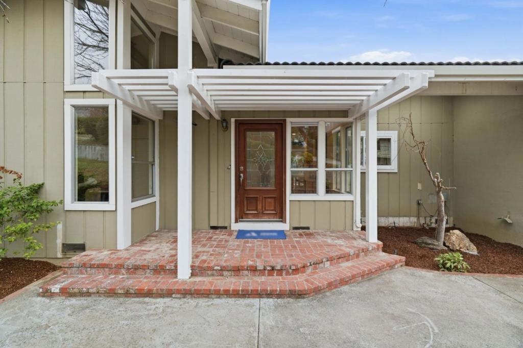 10140 Hillcrest Road, Cupertino CA 95014