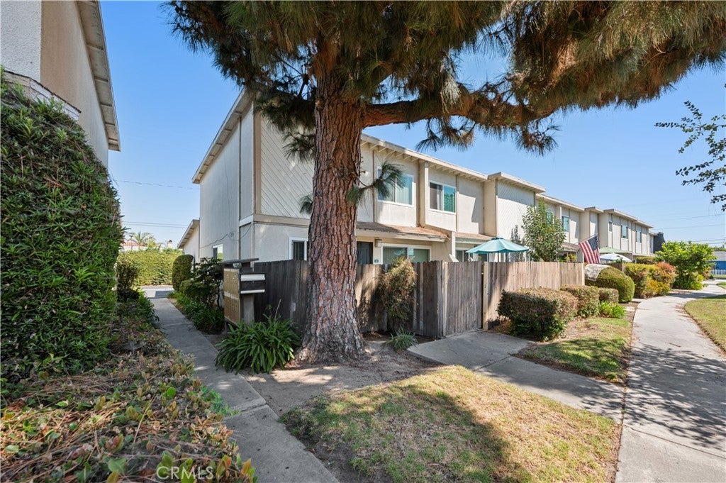 25205 Cypress Street 10