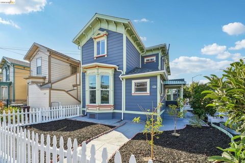 Photo of 1549 5Th Ave Ave, Oakland, CA 94606 (MLS # 41133483)