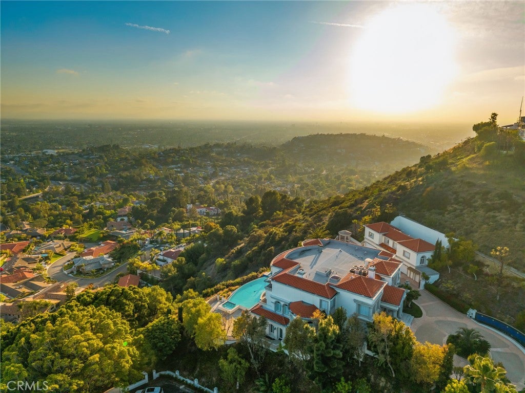 10219 Sunrise Lane