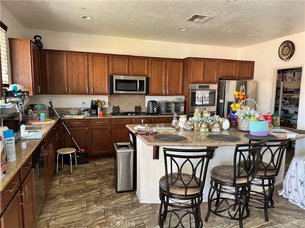 Beaumont, California 92223, United States, 5 Bedrooms Bedrooms, ,4 BathroomsBathrooms,Residential,Active,164510