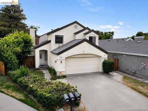 Photo of 34 Nightingale Ct, Oakley, CA 94561 (MLS # 41147217)