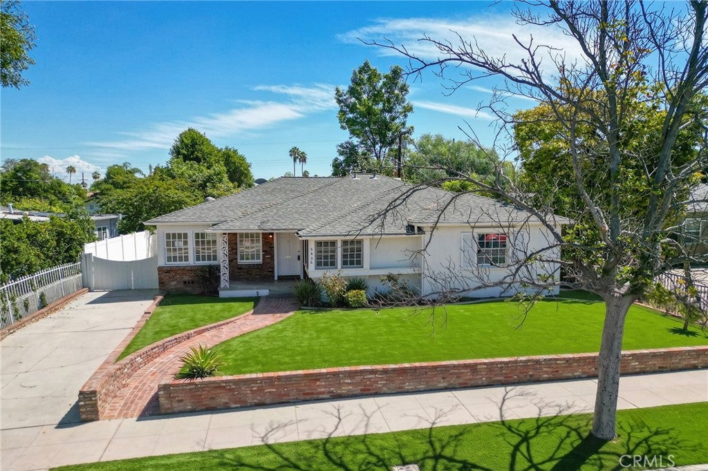 Photo of 5436 Crebs AVE, Tarzana, CA 91356 (MLS # RS26197129)