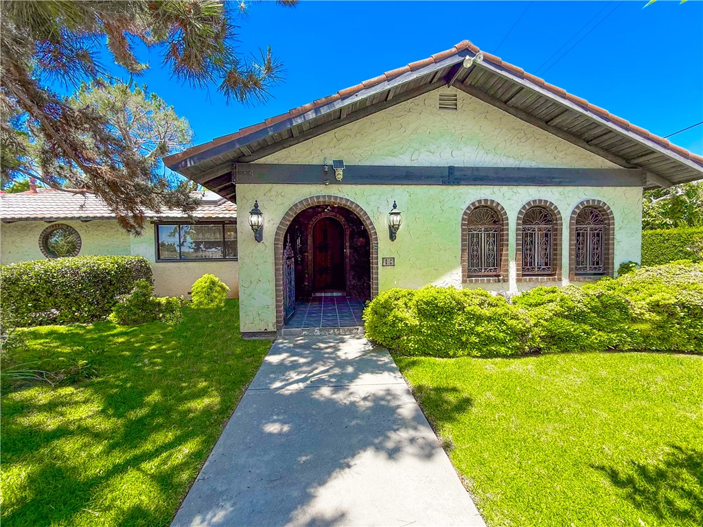 Properties 1 241 W Avocado Crest Road
