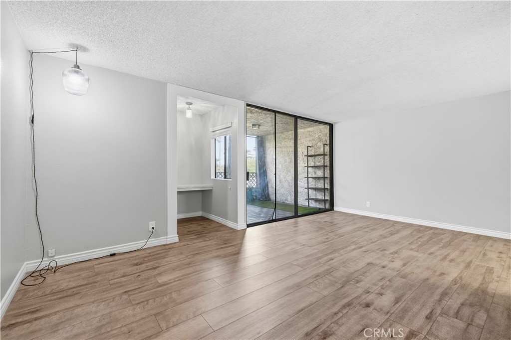 125 N Allen Avenue 213