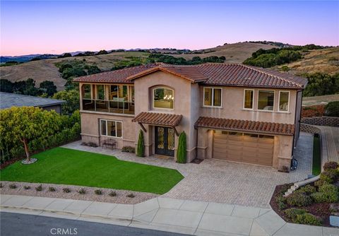 Photo of 114 Clydell Court, Pismo Beach, CA 93449 (MLS # SC26130841)