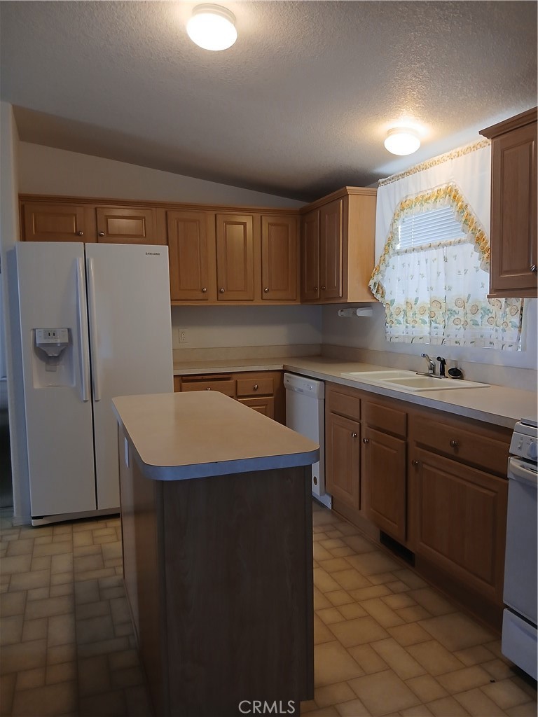 13393 Mariposa Rd Spc 251 Road