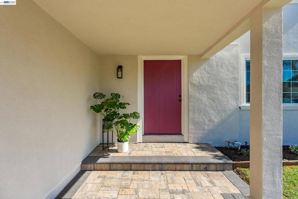 Photo of 32224 Sloccum Ct Ct, Union City, CA 94587 (MLS # 41127553)