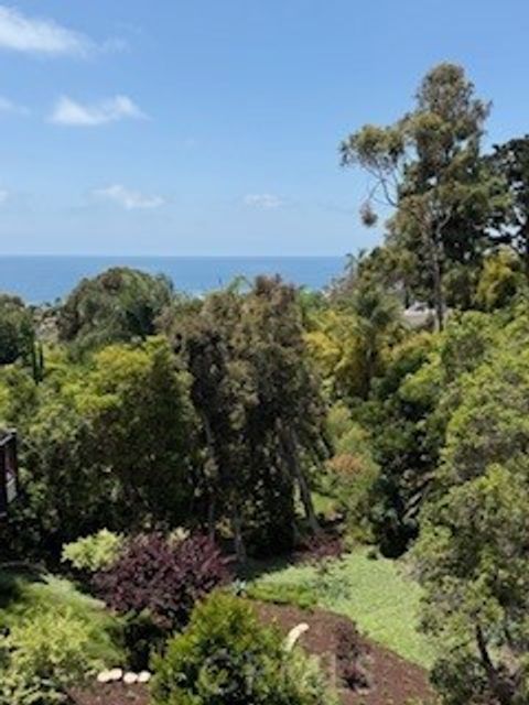 Photo of 686 Diamond Street, Laguna Beach, CA 92651 (MLS # LG25144650) Photo of 686 Diamond Street, Laguna Beach, CA 92651 (MLS # LG25144650)