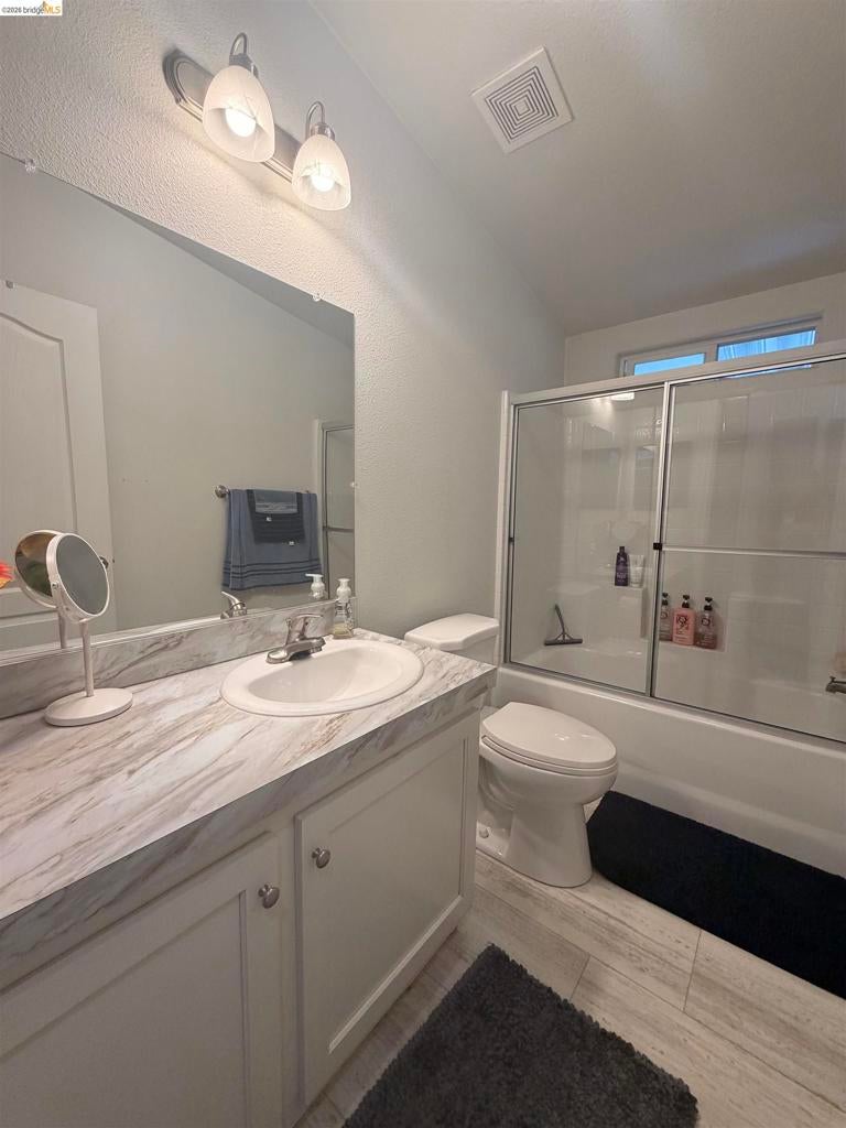 2700 E Valley Pkwy