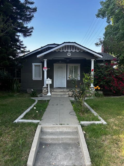 Photo of 3307 Spruce Street, Riverside, CA 92501 (MLS # IV26117681)