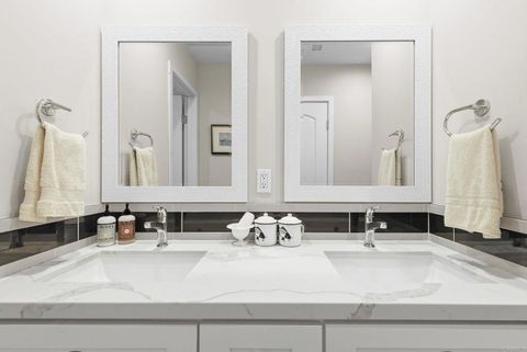 Tiny photo for 4922 Arroyo Lindo Ave Ave, San Diego, CA 92117 (MLS # NDP2602184)