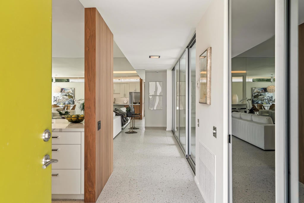 32 Lakeview Circle