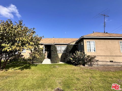 Photo of 3570 Chesapeake Avenue, Los Angeles, CA 90016 (MLS # 25627543)