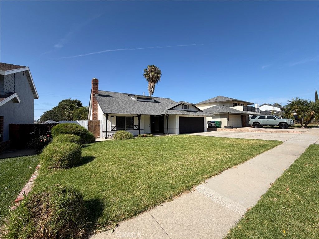 Photo of 385 Burr Street, Corona, CA 92882 (MLS # CV26106584)
