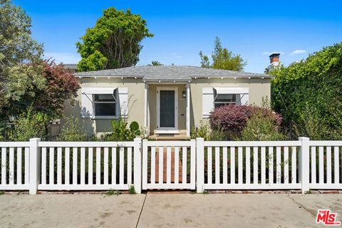 Photo of 815 Crestmoore Place, Venice, CA 90291 (MLS # 26755059)