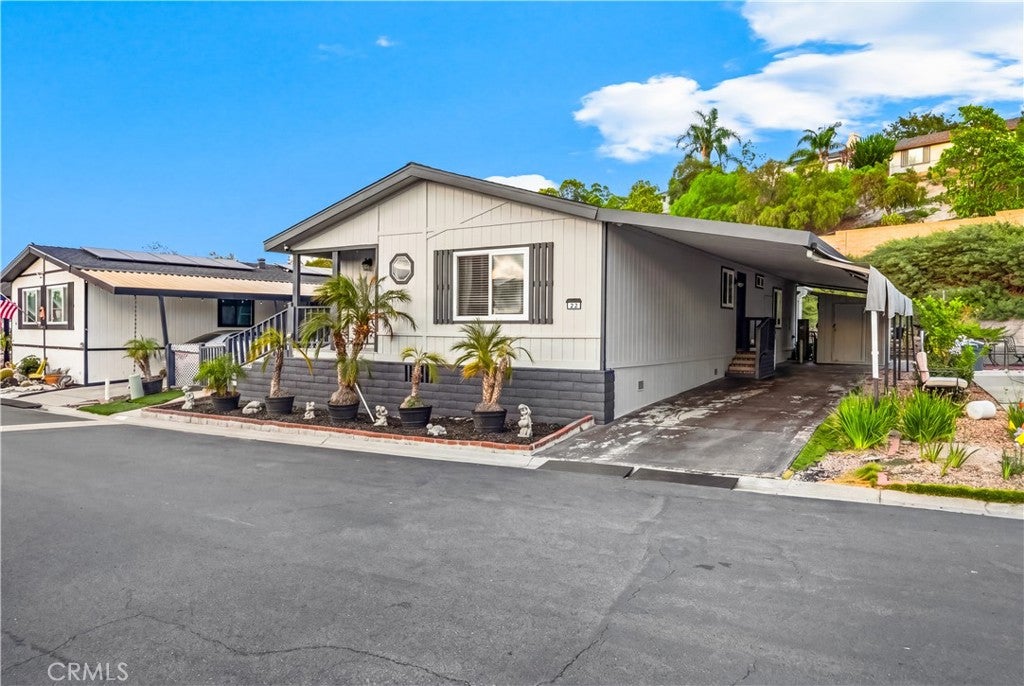 200 S Emerald Drive 22