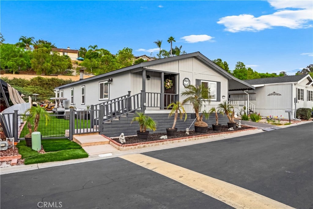 200 S Emerald Drive 22