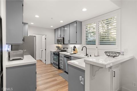 Photo of 19172 Holly Lane #D, Huntington Beach, CA 92648 (MLS # OC25247483)