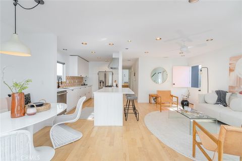 Photo of 444 36th Street, Manhattan Beach, CA 90266 (MLS # SB26130691)