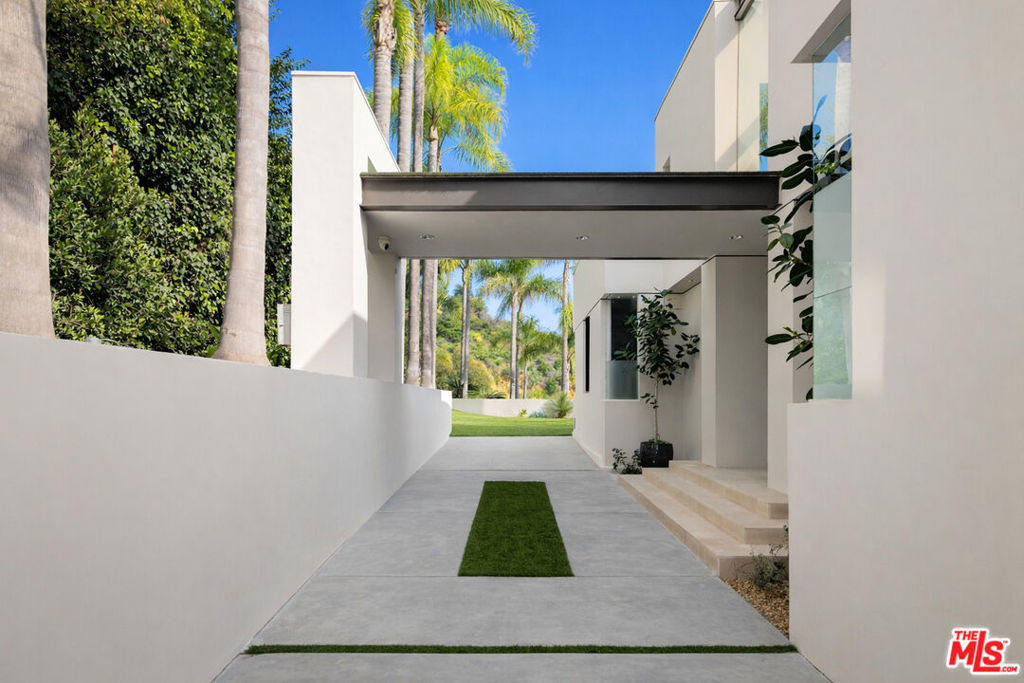 9405 Sierra Mar Place