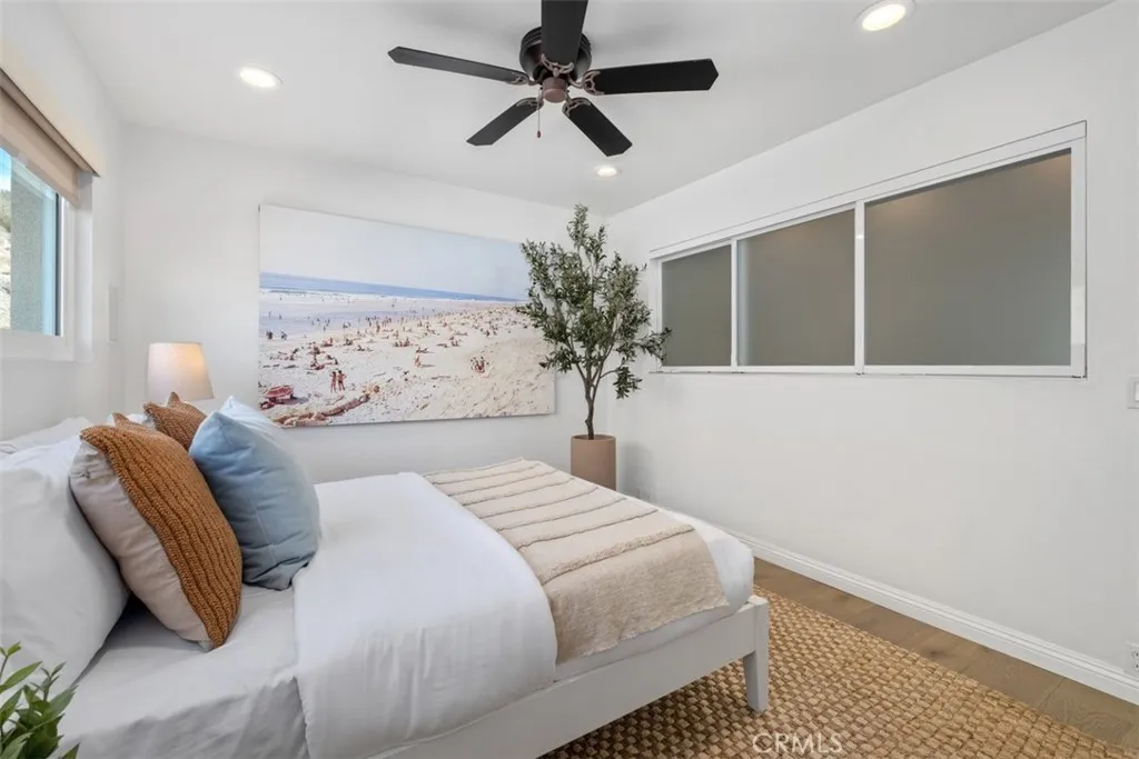 Laguna Beach, California 92651, United States, 2 Bedrooms Bedrooms, ,3 BathroomsBathrooms,Residential,Active,205687