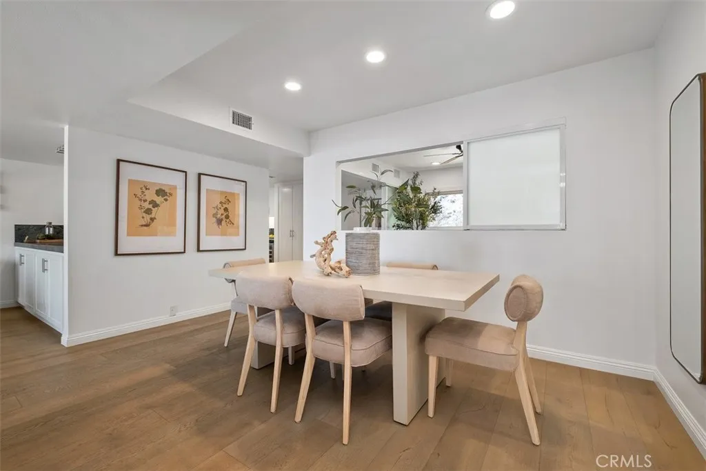 Laguna Beach, California 92651, United States, 2 Bedrooms Bedrooms, ,3 BathroomsBathrooms,Residential,Active,205687