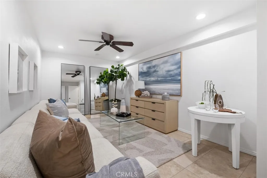 Laguna Beach, California 92651, United States, 2 Bedrooms Bedrooms, ,3 BathroomsBathrooms,Residential,Active,205687