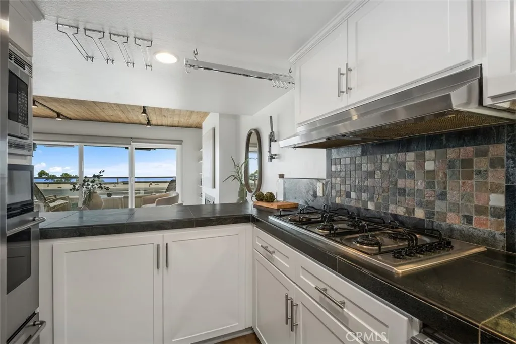 Laguna Beach, California 92651, United States, 2 Bedrooms Bedrooms, ,3 BathroomsBathrooms,Residential,Active,205687