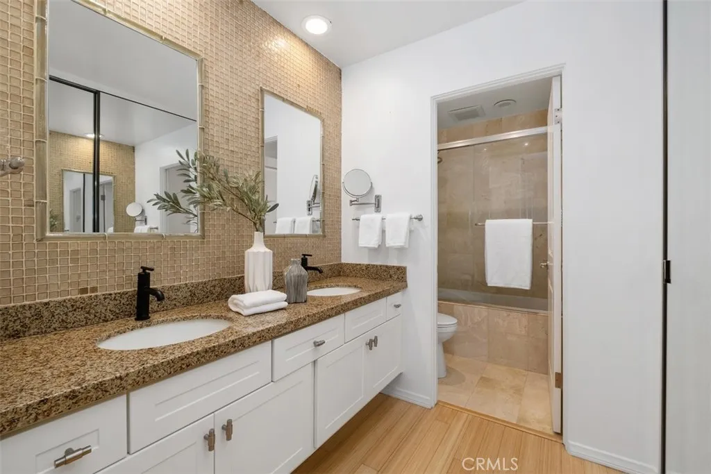 Laguna Beach, California 92651, United States, 2 Bedrooms Bedrooms, ,3 BathroomsBathrooms,Residential,Active,205687