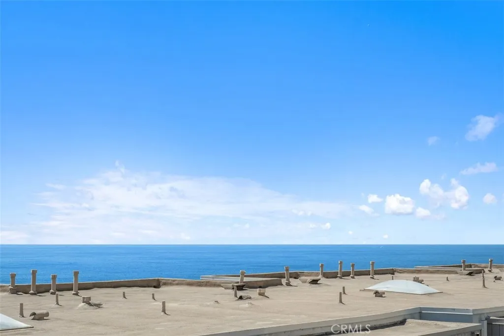 Laguna Beach, California 92651, United States, 2 Bedrooms Bedrooms, ,3 BathroomsBathrooms,Residential,Active,205687