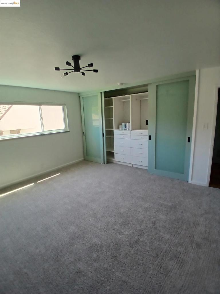 GLENVIEW UPPER - Residential