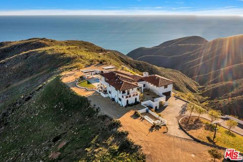 Photo of 9785 Deer Creek Road, Malibu, CA 90265 (MLS # 26640289)