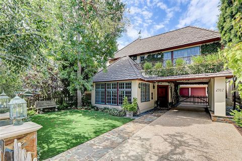 2917 N Poinsettia Avenue Manhattan Beach CA 90266