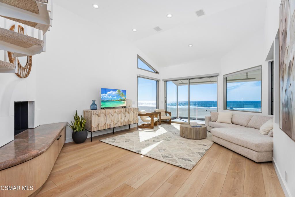 Photo of 4 Jib Street #13, Marina Del Rey, CA 90292 (MLS # 226000759)