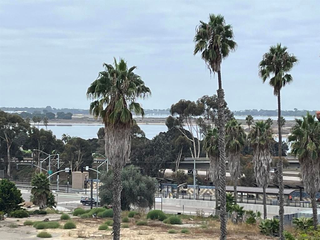 Photo of 2540 Clairemont Dr Dr #307, San Diego, CA 92117 (MLS # 250042214SD)