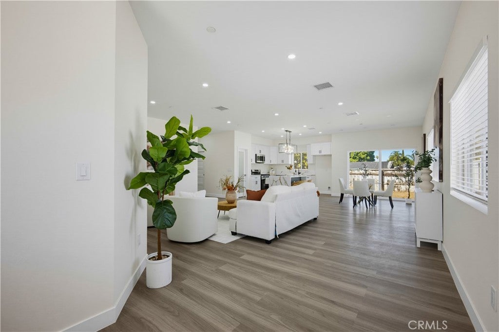 24732 Eucalyptus
