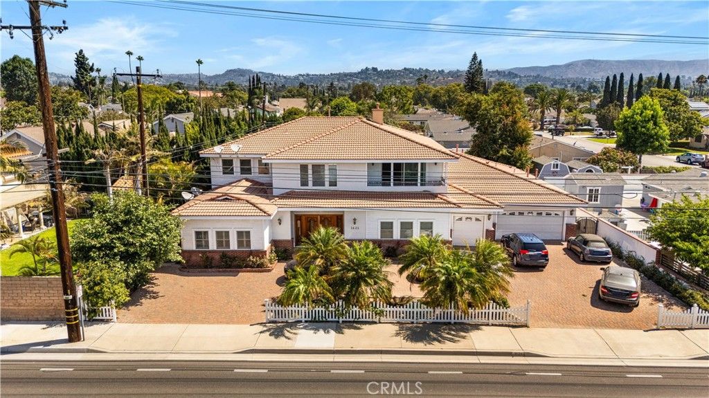 Photo of 1621 Bryan Ave, Tustin, CA 92780 (MLS # OC25269706)