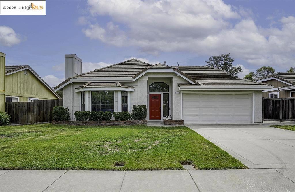 DARLING SINGLE STORY HOME IN GREAT CONCORD NEIGHBORHOOD! UPDATED AND CLEAN WITH FRESH PAINT .. NEW COUNTERS AND APPLIANCES IN KITCHEN..BATHROOMS UPDATED ..FAMILY ROOM WITH FIREPLACE ADJOINS KITCHEN.LARGE FORMAL LIVING ROOM...FENCED REAR YARD AND SIDE YARD ACCESS FOR STORAGE..READY FOR YOUR MOVE IN
