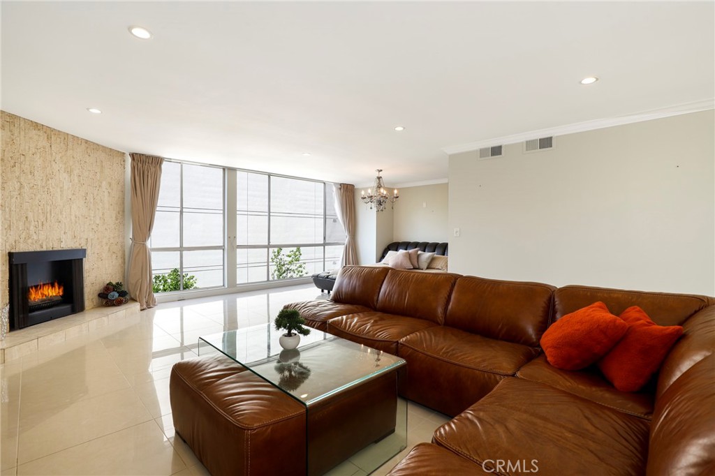 Properties 3 321 N Oakhurst Drive 404