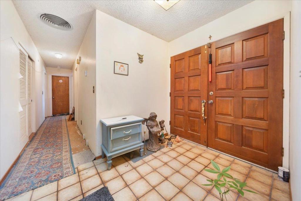 15400 Oak Hills Drive