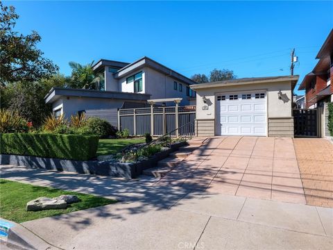 2205 Pacific Ave Manhattan Beach CA 90266