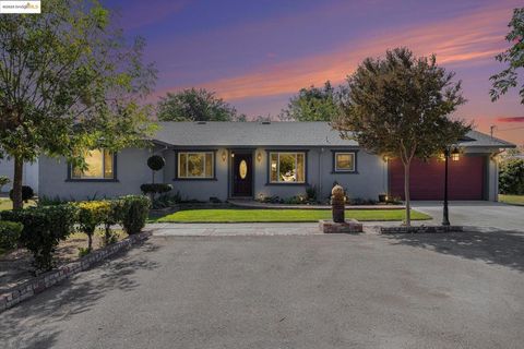 81 Yula Way Oakley CA 94561