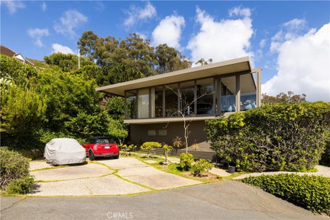 Photo of 401 Ledroit ST, Laguna Beach, CA 92651 (MLS # LG26178914)