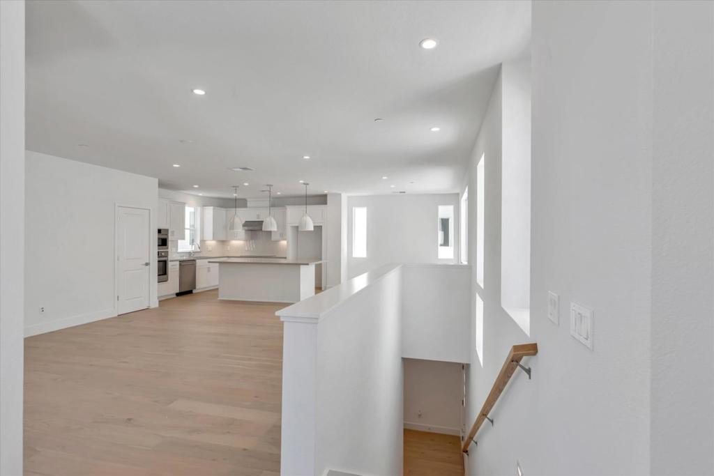 325 Isabelline Court